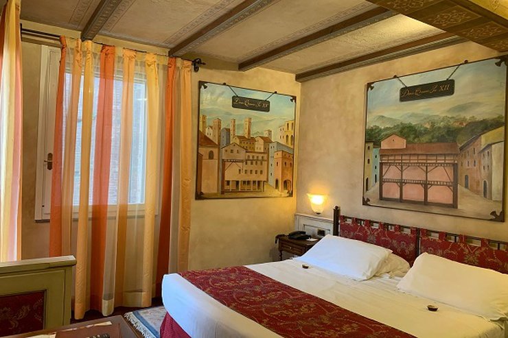 CHAMBRE DOUBLE DELUXE Art Hotel Commercianti Bologne, Italie CHAMBRE DOUBLE DELUXE Art Hotel Commercianti Bologne, Italie