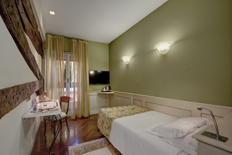 CHAMBRE INDIVIDUELLE Art Hotel Commercianti Bologne, Italie CHAMBRE INDIVIDUELLE Art Hotel Commercianti Bologne, Italie