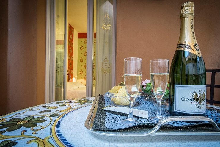 JUNIOR SUITE DELUXE Art Hotel Commercianti Bologne, Italie JUNIOR SUITE DELUXE Art Hotel Commercianti Bologne, Italie
