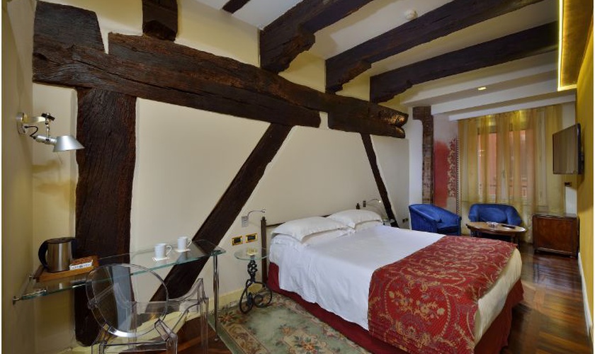 Chambre double deluxe Art Hotel Commercianti Bologne Chambre double deluxe Art Hotel Commercianti Bologne
