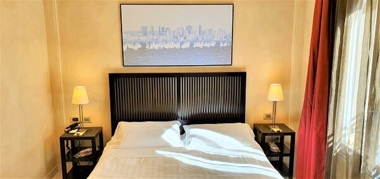 CHAMBRE DOUBLE CLASSIQUE Art Hotel Novecento Bologne, Italie CHAMBRE DOUBLE CLASSIQUE Art Hotel Novecento Bologne, Italie