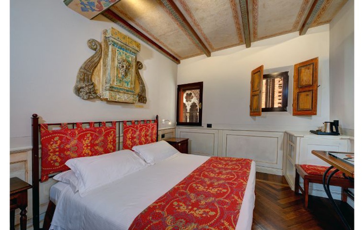Chambre double deluxe art hotel commercianti bologne Chambre double deluxe art hotel commercianti bologne