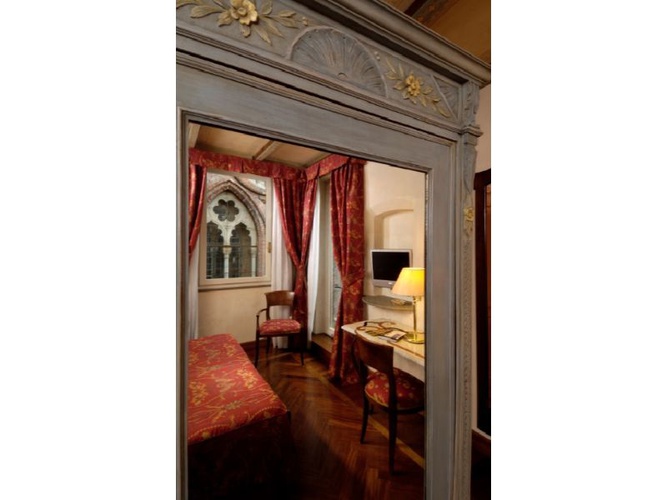 Chambre double deluxe art hotel commercianti bologne Chambre double deluxe art hotel commercianti bologne
