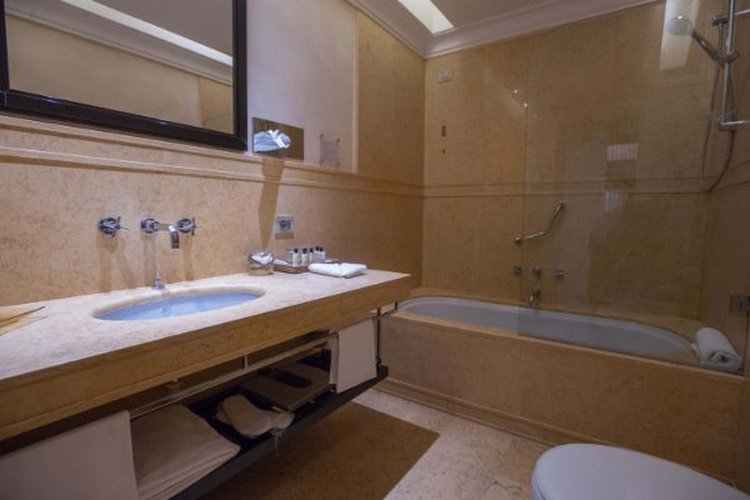 Art suite art hotel novecento bologne Art suite art hotel novecento bologne