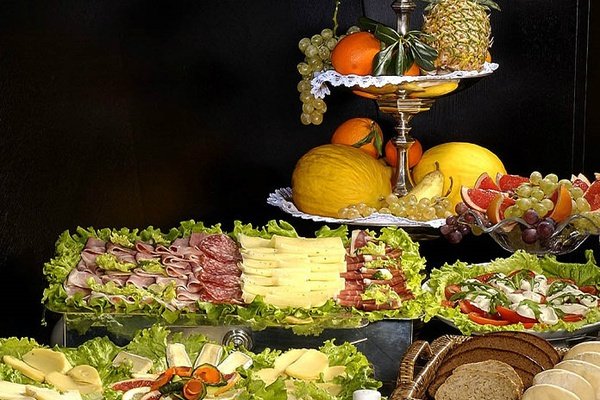 PETIT-DEJEUNER BUFFET COMPRIS DE 7:00 AU 11:00 Art Hotel Novecento Bologne, Italie PETIT-DEJEUNER BUFFET COMPRIS DE 7:00 AU 11:00 Art Hotel Novecento Bologne, Italie