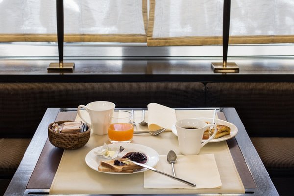 ROOM SERVICE AVEC FRAIS Art Hotel Novecento Bologne, Italie ROOM SERVICE AVEC FRAIS Art Hotel Novecento Bologne, Italie