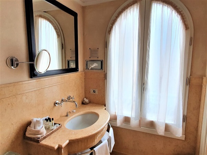 Chambre double prestige art hotel novecento bologne Chambre double prestige art hotel novecento bologne