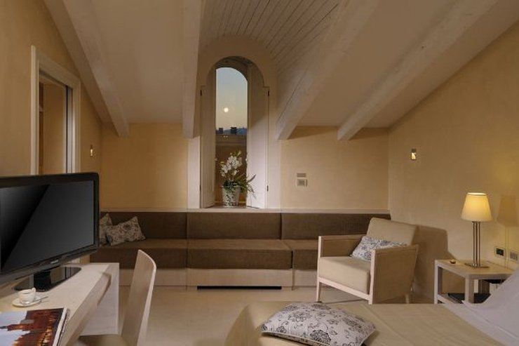 Chambre deluxe penthouse art hotel novecento bologne Chambre deluxe penthouse art hotel novecento bologne