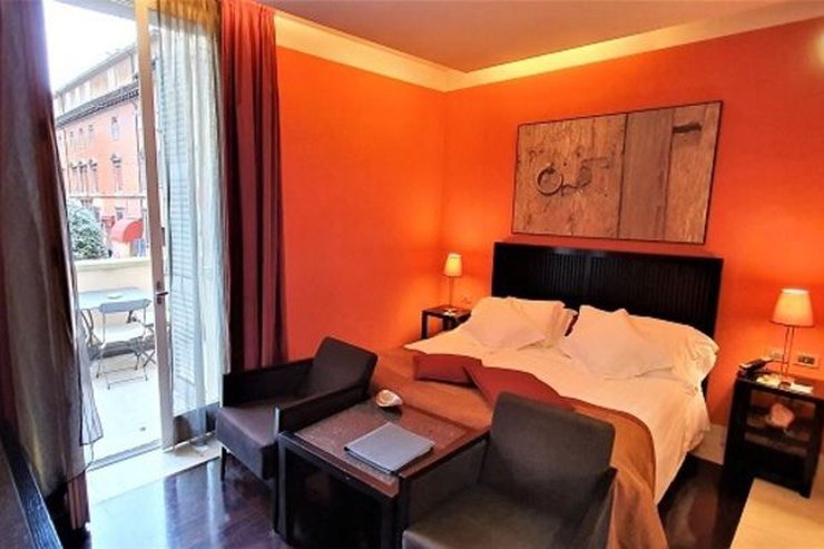 Chambre deluxe balcony art hotel novecento bologne Chambre deluxe balcony art hotel novecento bologne
