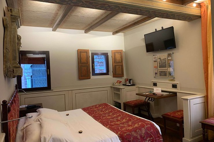 CHAMBRE DOUBLE DELUXE Art Hotel Commercianti Bologne, Italie CHAMBRE DOUBLE DELUXE Art Hotel Commercianti Bologne, Italie