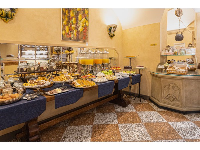 Petit-déjeuner buffet  Art Hotel Commercianti Bologne