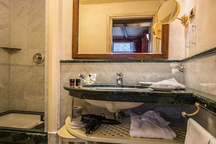 CHAMBRE DOUBLE DELUXE Art Hotel Commercianti Bologne, Italie CHAMBRE DOUBLE DELUXE Art Hotel Commercianti Bologne, Italie