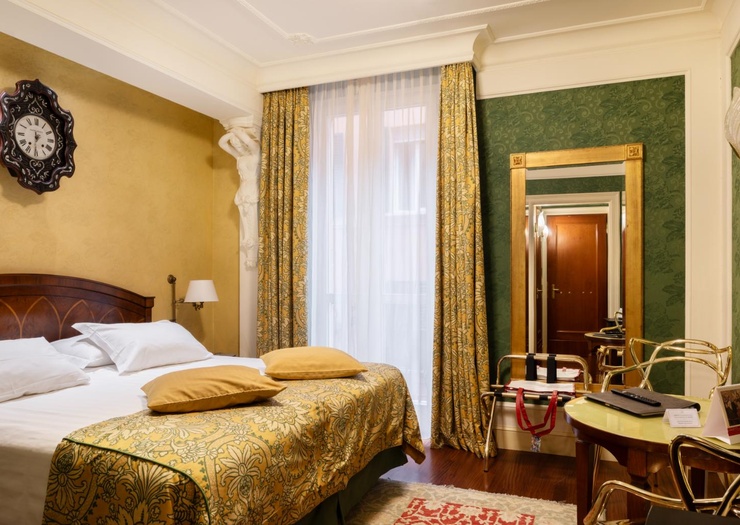 Chambre classique  Art Hotel Orologio Bologne