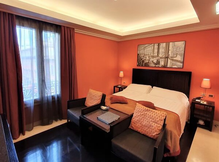 Chambre double classique art hotel novecento bologne Chambre double classique art hotel novecento bologne
