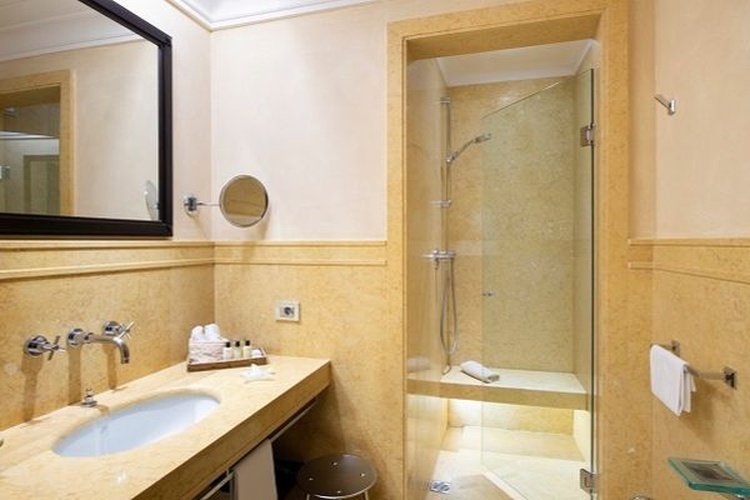 Chambre individuelle confort art hotel novecento bologne Chambre individuelle confort art hotel novecento bologne