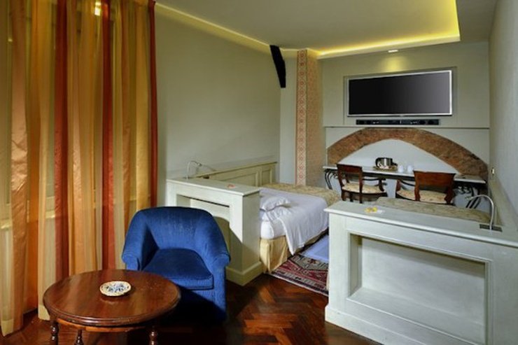 Chambre double classique art hotel commercianti bologne Chambre double classique art hotel commercianti bologne