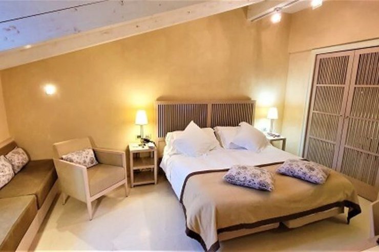 Chambre deluxe penthouse art hotel novecento bologne Chambre deluxe penthouse art hotel novecento bologne