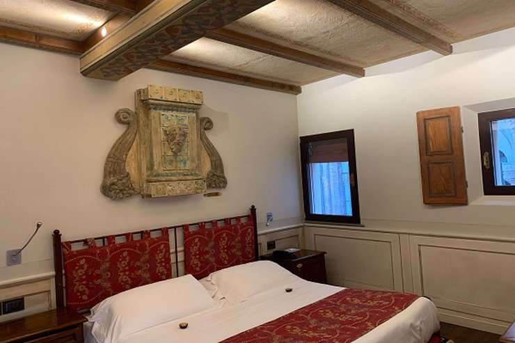 CHAMBRE DOUBLE DELUXE Art Hotel Commercianti Bologne, Italie CHAMBRE DOUBLE DELUXE Art Hotel Commercianti Bologne, Italie