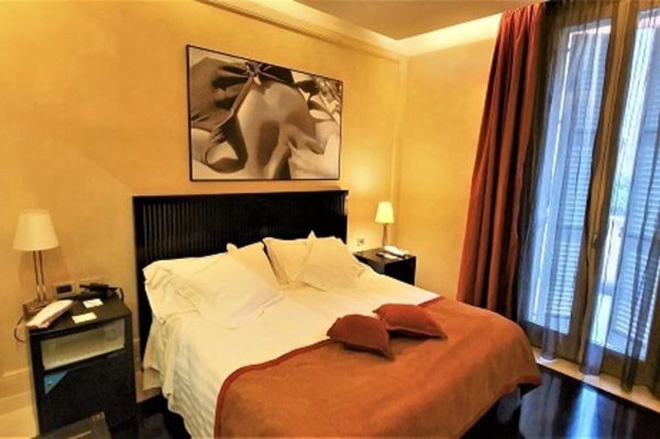 Chambre deluxe balcony art hotel novecento bologne Chambre deluxe balcony art hotel novecento bologne