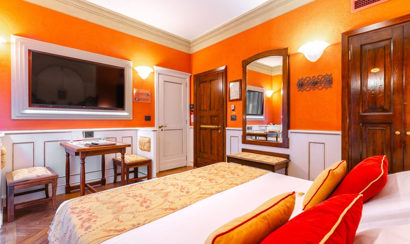 Chambre Double Deluxe avec Terrasse Art Hôtel Commercianti Bologne Chambre Double Deluxe avec Terrasse Art Hôtel Commercianti Bologne