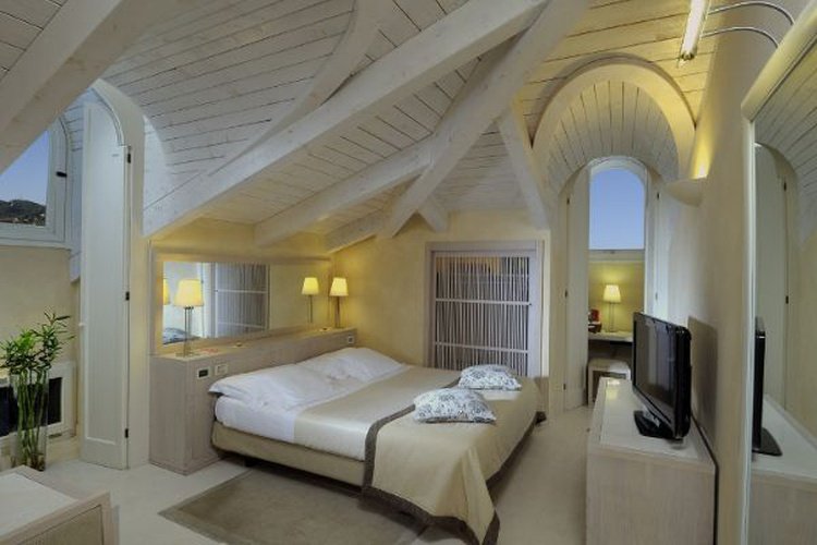 Chambre deluxe penthouse art hotel novecento bologne Chambre deluxe penthouse art hotel novecento bologne