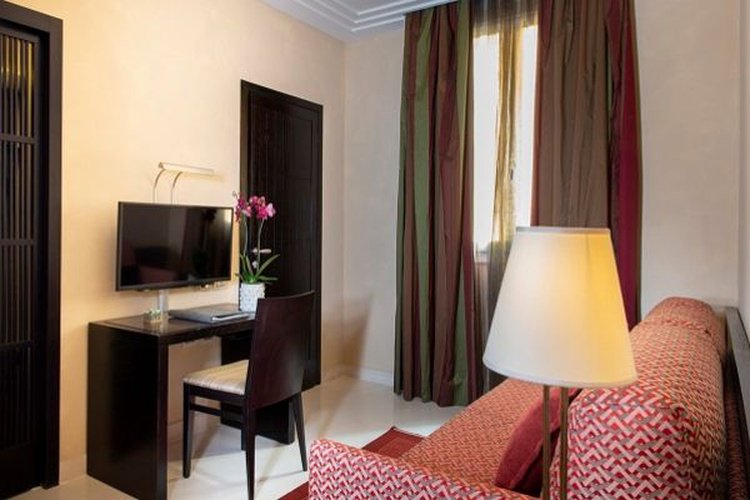 Art suite art hotel novecento bologne Art suite art hotel novecento bologne