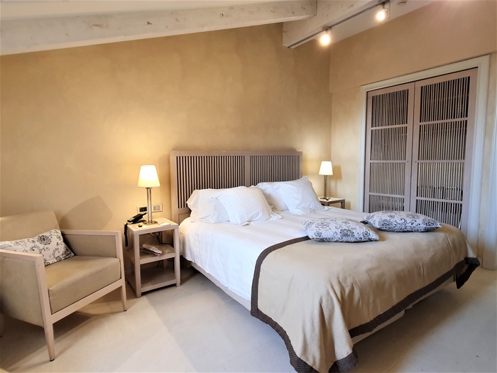 Chambre deluxe penthouse art hotel novecento bologne Chambre deluxe penthouse art hotel novecento bologne