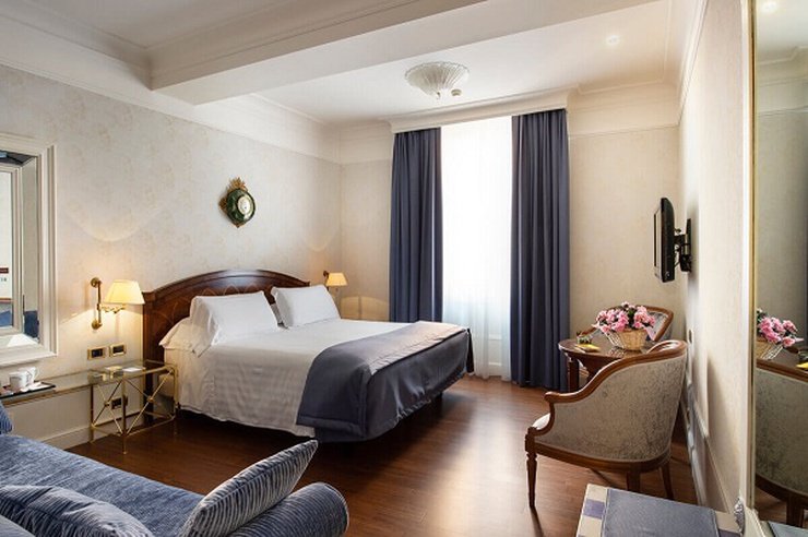 JUNIOR CONFORT Art Hotel Orologio Bologne, Italie JUNIOR CONFORT Art Hotel Orologio Bologne, Italie