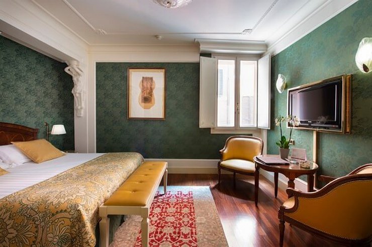 Chambre classique art hotel orologio bologne Chambre classique art hotel orologio bologne