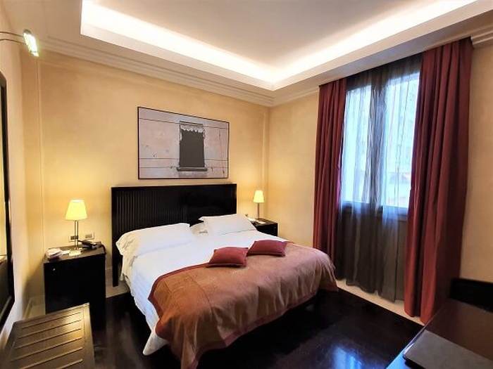 Chambre double classique art hotel novecento bologne Chambre double classique art hotel novecento bologne