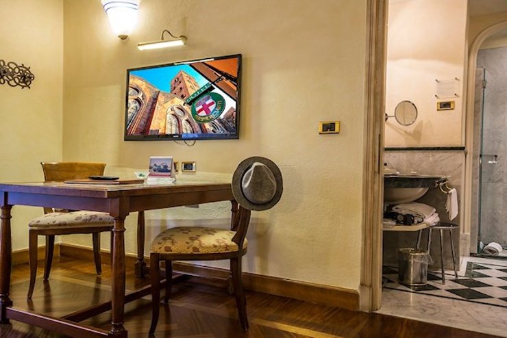 CHAMBRE DOUBLE DELUXE Art Hotel Commercianti Bologne, Italie CHAMBRE DOUBLE DELUXE Art Hotel Commercianti Bologne, Italie