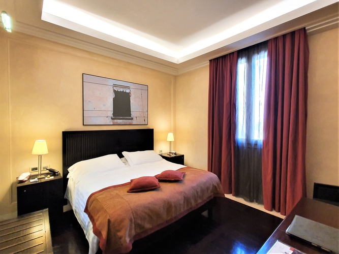 Chambre double classique art hotel novecento bologne Chambre double classique art hotel novecento bologne
