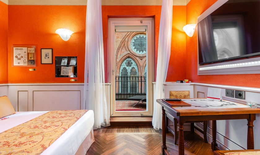 Chambre Double Deluxe avec Terrasse Art Hôtel Commercianti Bologne Chambre Double Deluxe avec Terrasse Art Hôtel Commercianti Bologne