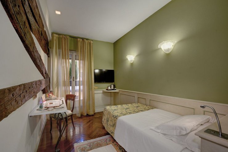 Chambre individuelle art hotel commercianti bologne Chambre individuelle art hotel commercianti bologne