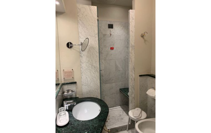 Chambre double deluxe art hotel commercianti bologne Chambre double deluxe art hotel commercianti bologne