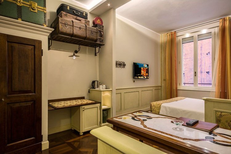 Chambre double classique art hotel commercianti bologne Chambre double classique art hotel commercianti bologne