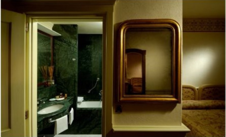 Chambre double deluxe art hotel commercianti bologne Chambre double deluxe art hotel commercianti bologne