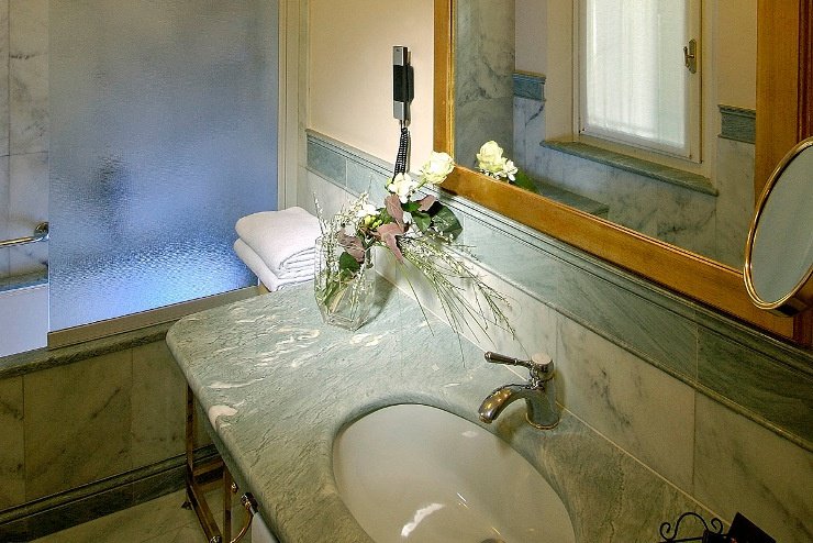 CHAMBRE CLASSIQUE Art Hotel Orologio Bologne, Italie CHAMBRE CLASSIQUE Art Hotel Orologio Bologne, Italie