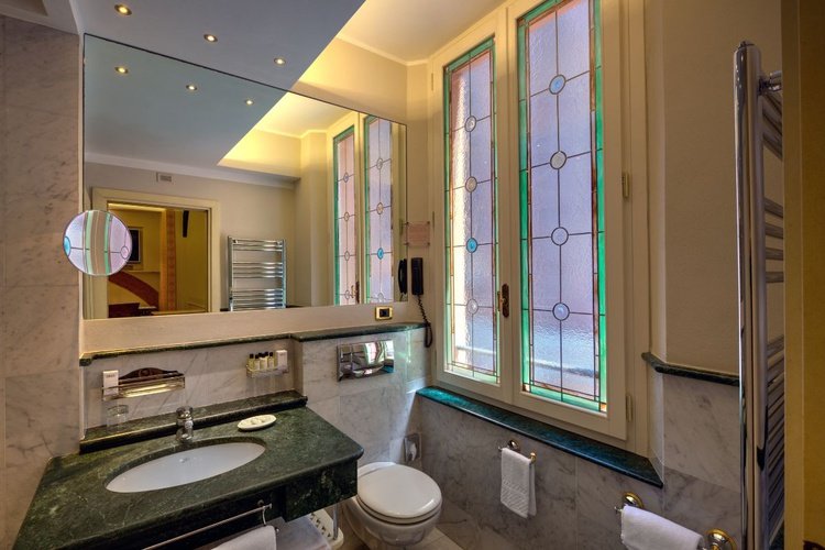 Chambre double classique art hotel commercianti bologne Chambre double classique art hotel commercianti bologne
