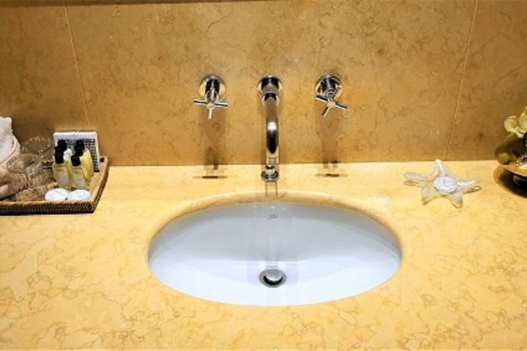Chambre deluxe balcony art hotel novecento bologne Chambre deluxe balcony art hotel novecento bologne