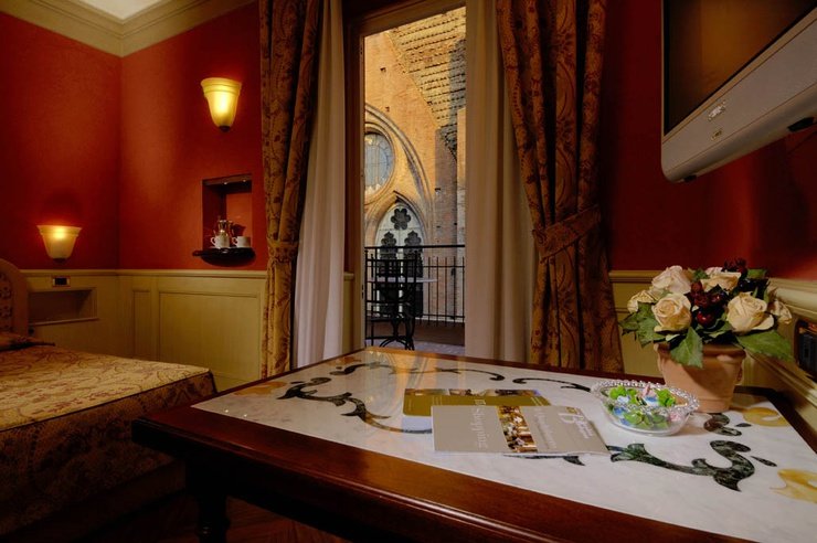 CHAMBRE DOUBLE DELUXE Art Hotel Commercianti Bologne, Italie CHAMBRE DOUBLE DELUXE Art Hotel Commercianti Bologne, Italie