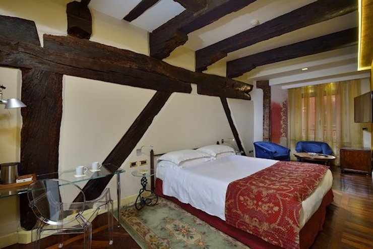 CHAMBRE DOUBLE DELUXE Art Hotel Commercianti Bologne, Italie CHAMBRE DOUBLE DELUXE Art Hotel Commercianti Bologne, Italie