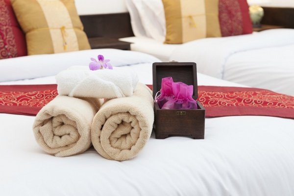 Room service avec frais art hotel orologio bologne Room service avec frais art hotel orologio bologne