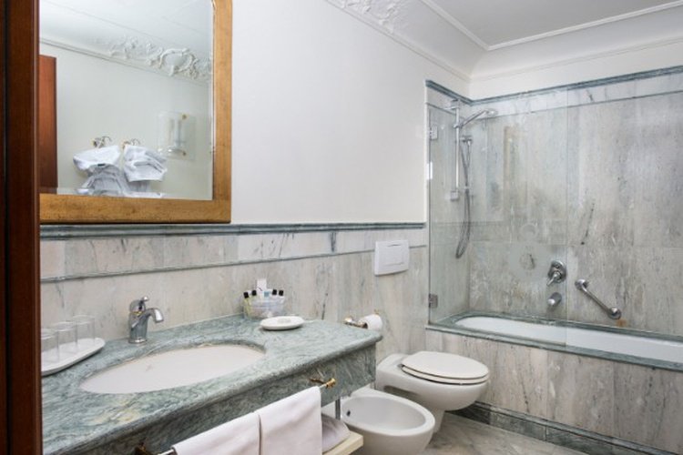 Suite art hotel orologio bologne Suite art hotel orologio bologne