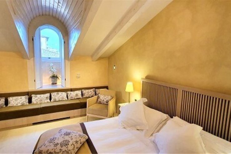 Chambre deluxe penthouse art hotel novecento bologne Chambre deluxe penthouse art hotel novecento bologne