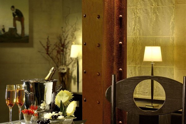 Bar art hotel novecento bologne Bar art hotel novecento bologne