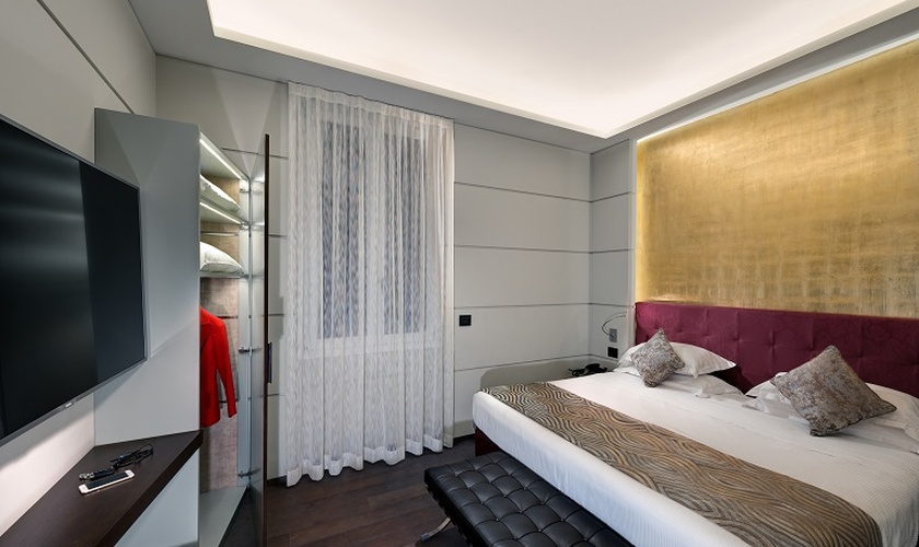 Luxury apartments  Art Hotel Commercianti Bologne