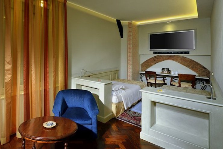 CHAMBRE DOUBLE CLASSIQUE Art Hotel Commercianti Bologne, Italie CHAMBRE DOUBLE CLASSIQUE Art Hotel Commercianti Bologne, Italie