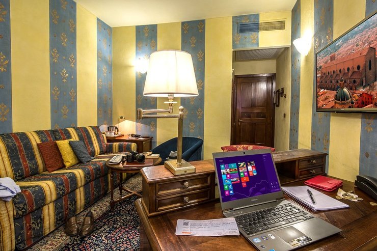 Suites art hotel commercianti bologne Suites art hotel commercianti bologne