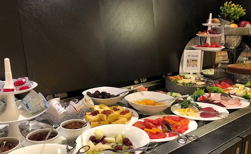 PETIT-DEJEUNER COMPRIS DE 7:00 AU 11:00 Art Hotel Novecento à Bologne PETIT-DEJEUNER COMPRIS DE 7:00 AU 11:00 Art Hotel Novecento à Bologne